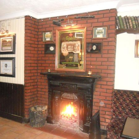 Leitrim Inn Carrick on Shannon Kültér fotó