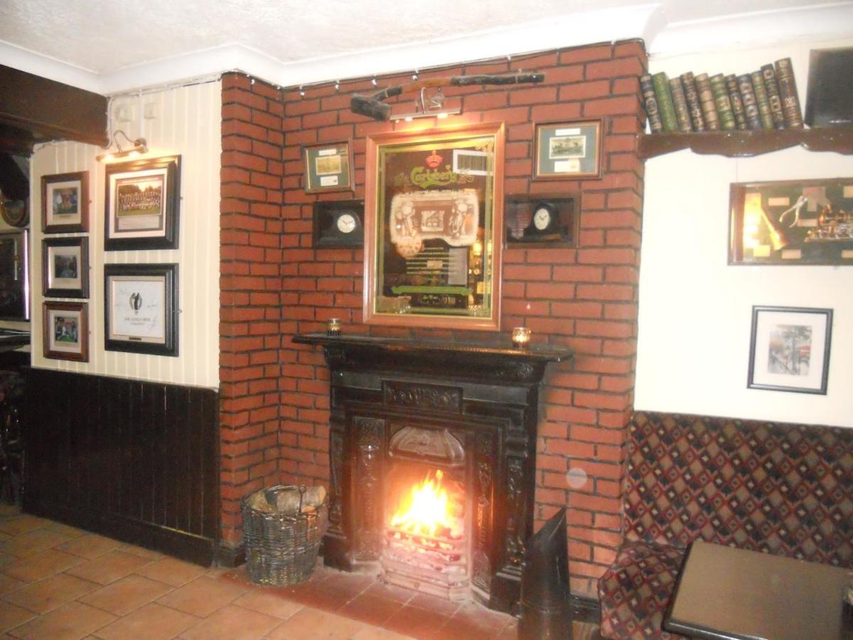 Leitrim Inn Carrick on Shannon Kültér fotó