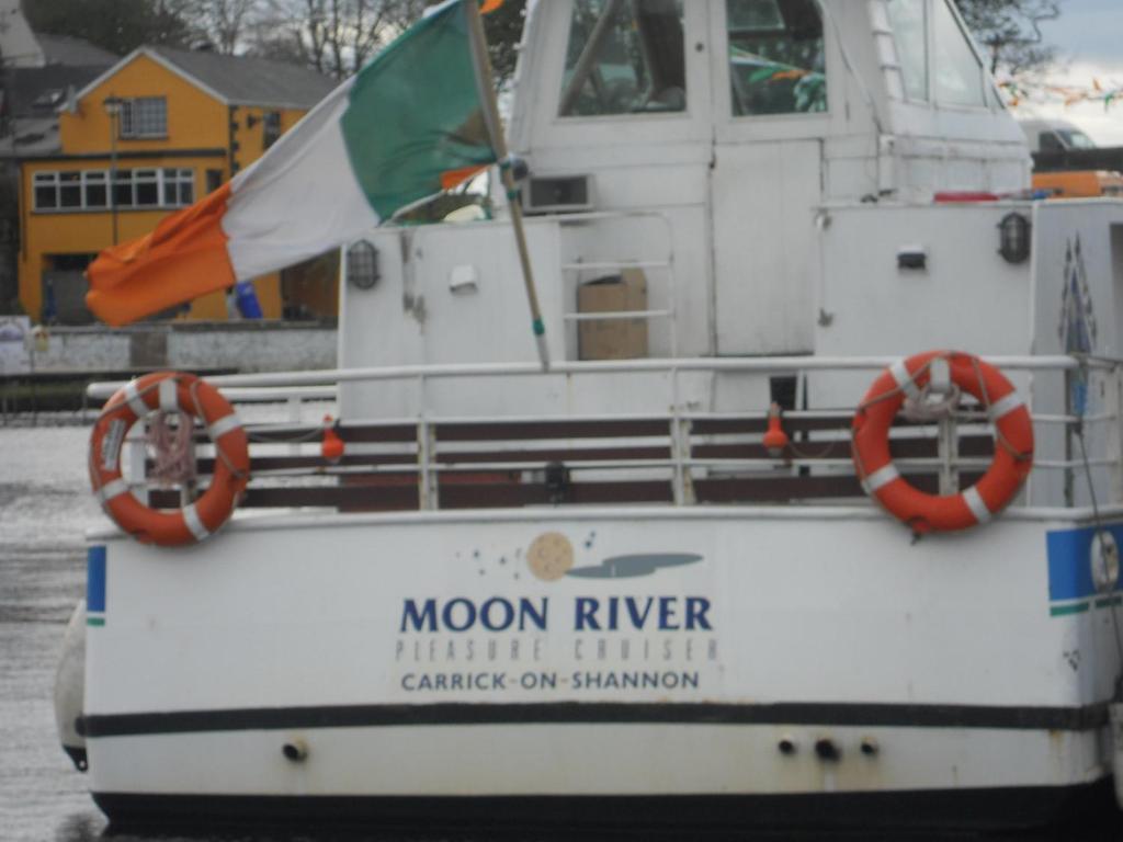 Leitrim Inn Carrick on Shannon Kültér fotó