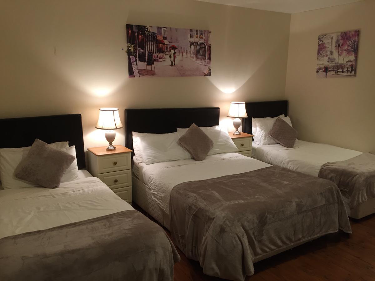 Leitrim Inn Carrick on Shannon Kültér fotó