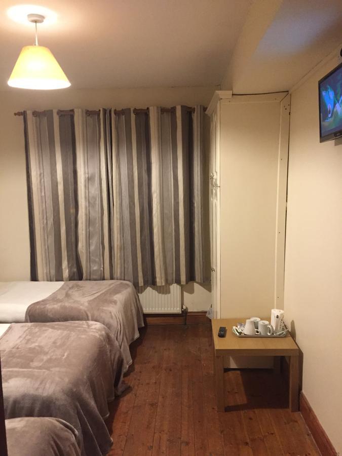Leitrim Inn Carrick on Shannon Kültér fotó