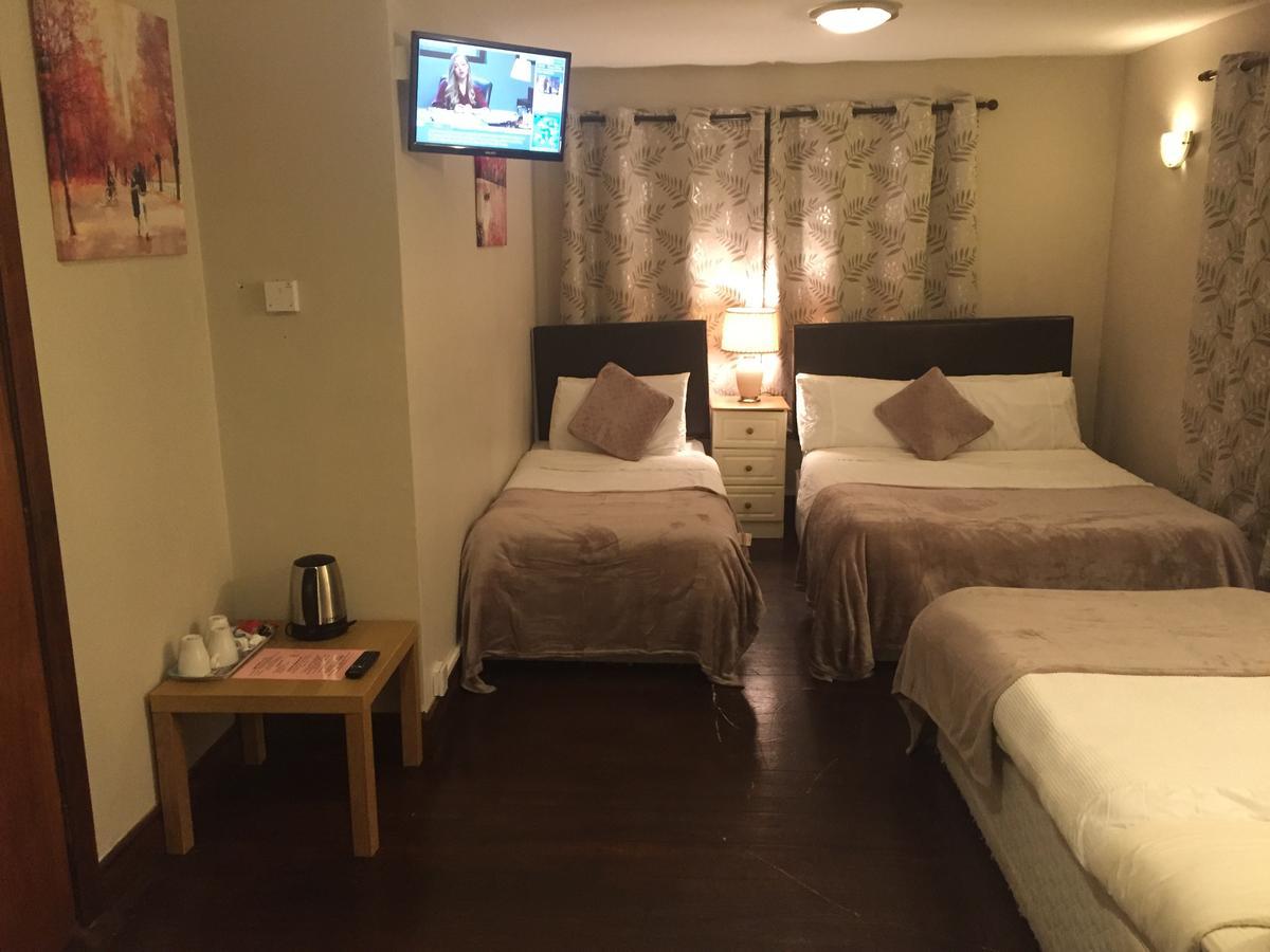 Leitrim Inn Carrick on Shannon Kültér fotó